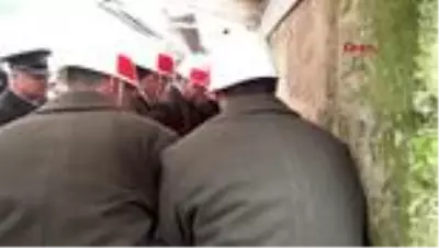 Kahramanmaraş-şehit astsubay akçadağ'ı, 10 bin kişi son yolculuğuna uğurladı Kahramanmaraş-şehit astsubay akçadağ'ı, 10 bin kişi son yolculuğuna uğurladı