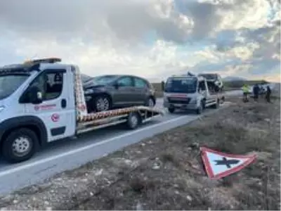 Kavşaktan hatalı çıkış kazaya sebep oldu Kavşaktan hatalı çıkış kazaya sebep oldu