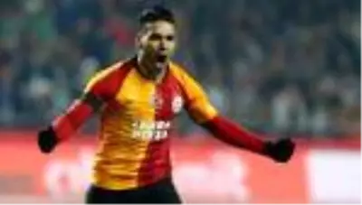 Kolombiya'da Radamel Falcao heyecanı! 'Zamanı geldi...' Kolombiya'da Radamel Falcao heyecanı! 'Zamanı geldi...'