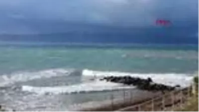 Muğla bodrum'da göçmenlere fırtına engeli; edirne'ye yöneldiler