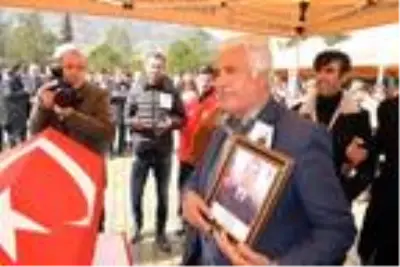 Şehit Ahmet Saygılı'nın babası: Vatanımız, milletimiz bölünmez kuzum Şehit Ahmet Saygılı'nın babası: Vatanımız, milletimiz bölünmez kuzum