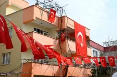 Şehit Astsubay Kıdemli Çavuş Akçadağ'ın cenazesi Kahramanmaraş'a getirildi Şehit Astsubay Kıdemli Çavuş Akçadağ'ın cenazesi Kahramanmaraş'a getirildi