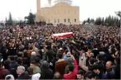 Şehit Mehmet Orhan, Adıyaman'da son yolculuğuna uğurlandı (2)- Yeniden Şehit Mehmet Orhan, Adıyaman'da son yolculuğuna uğurlandı (2)- Yeniden