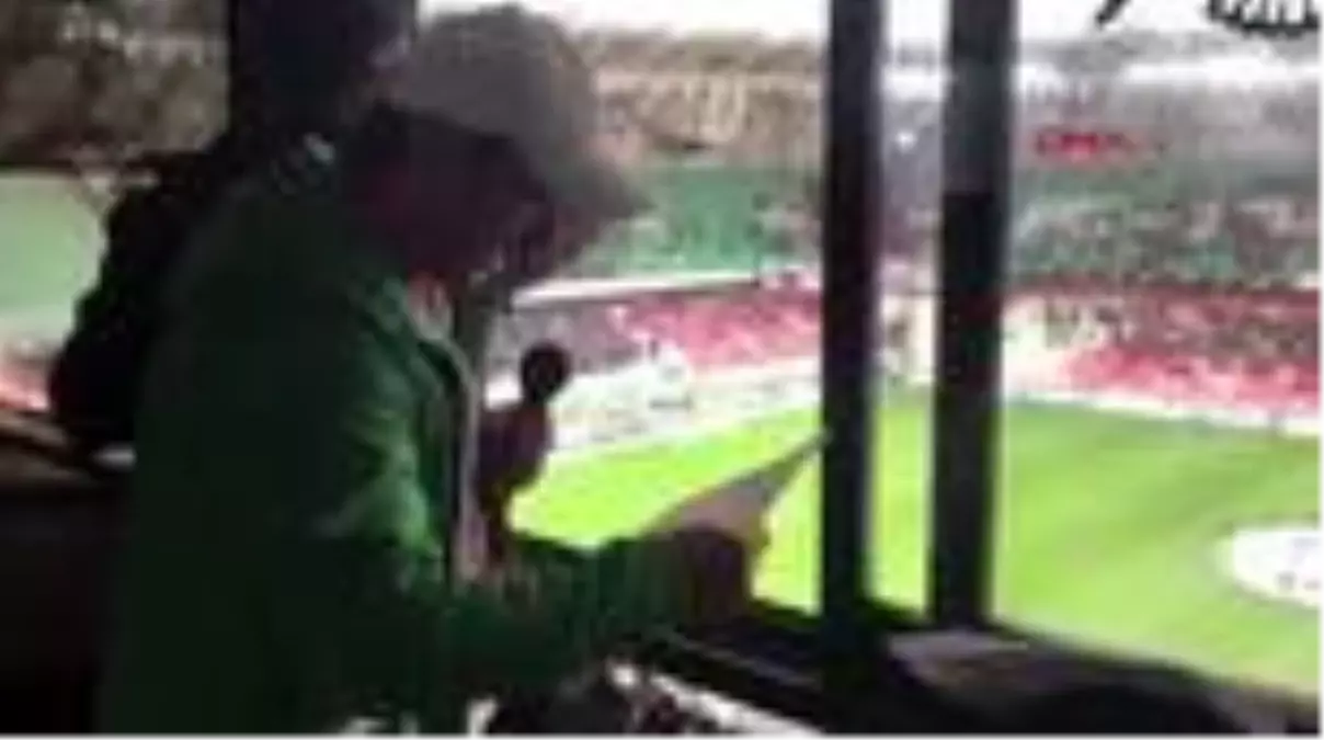 Spor konyaspor'un anonsçusu, şehitlerin isimlerini okurken gözyaşı döktü