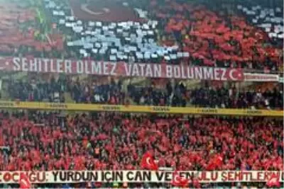 Süper Lig: Antalyaspor: 0 - Fenerbahçe: 1 (İlk yarı)
