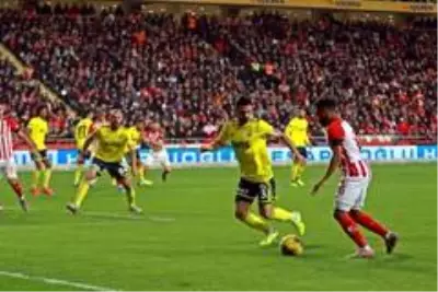 Süper Lig: Antalyaspor: 0 - Fenerbahçe: 1 (İlk yarı)