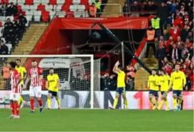 Süper Lig: Antalyaspor: 0 - Fenerbahçe: 1 (İlk yarı)