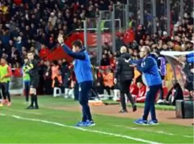 Süper Lig: Antalyaspor: 0 - Fenerbahçe: 1 (İlk yarı)