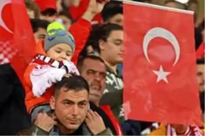 Süper Lig: Antalyaspor: 0 - Fenerbahçe: 1 (İlk yarı)