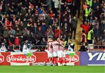 Süper Lig: Antalyaspor: 2 - Fenerbahçe: 2 (Maç sonucu)