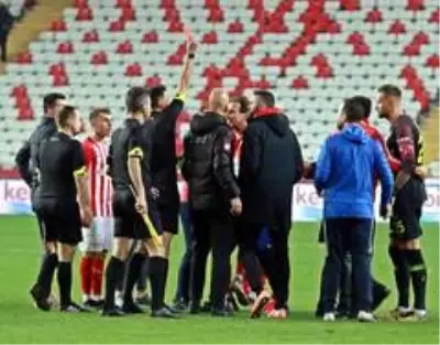 Süper Lig: Antalyaspor: 2 - Fenerbahçe: 2 (Maç sonucu)
