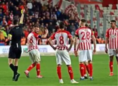 Süper Lig: Antalyaspor: 2 - Fenerbahçe: 2 (Maç sonucu)