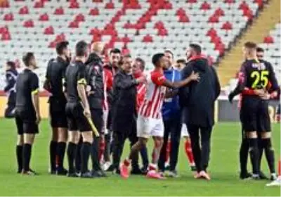 Süper Lig: Antalyaspor: 2 - Fenerbahçe: 2 (Maç sonucu)