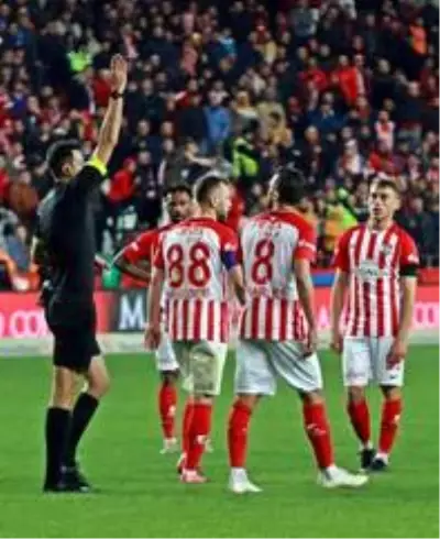 Süper Lig: Antalyaspor: 2 - Fenerbahçe: 2 (Maç sonucu)