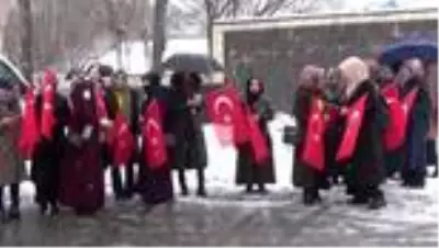 Türkiye Mehmetçik için tek yürek oldu Türkiye Mehmetçik için tek yürek oldu