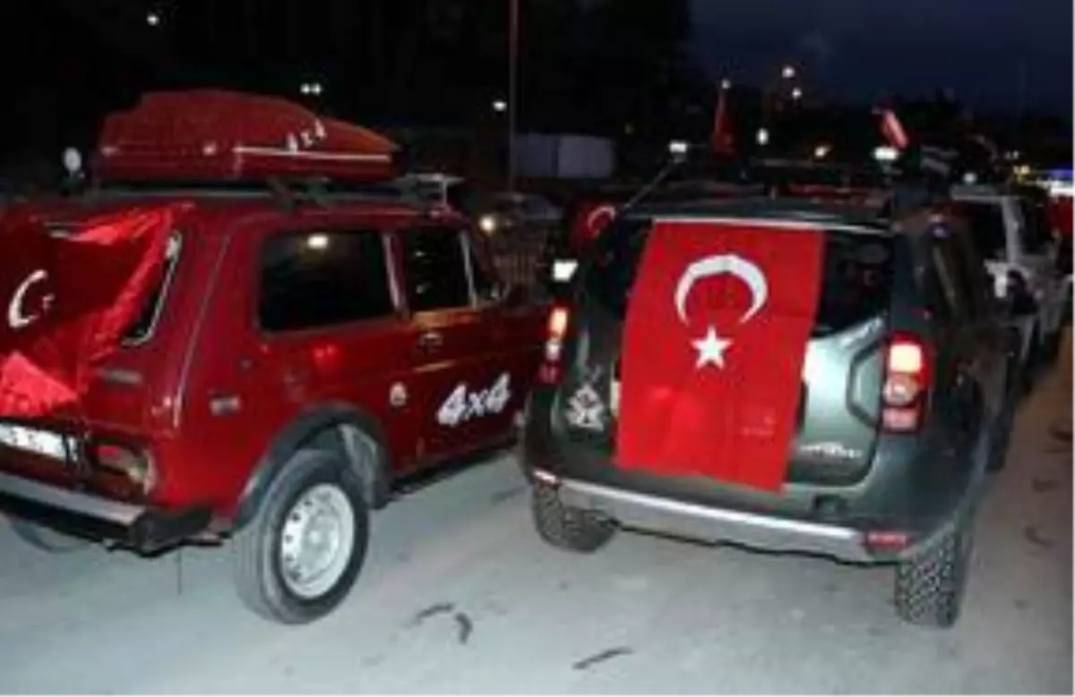 Türkiye Mehmetçik için tek yürek oldu