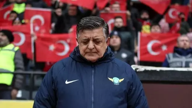 Akhisarspor'da Yılmaz Vural farkı Akhisarspor'da Yılmaz Vural farkı