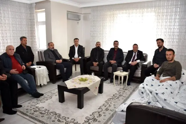 Başkan Beyoğlu hain saldırıda yaralanan askeri ziyaret etti Başkan Beyoğlu hain saldırıda yaralanan askeri ziyaret etti