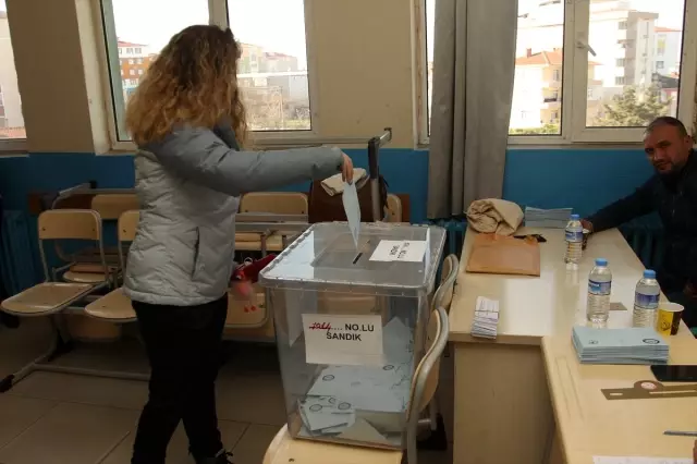 Çerkezköy'de mahalle muhtarlığı seçimleri yapıldı Çerkezköy'de mahalle muhtarlığı seçimleri yapıldı