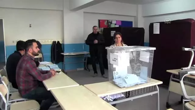 Çerkezköy'de mahalle muhtarlığı seçimleri yapıldı Çerkezköy'de mahalle muhtarlığı seçimleri yapıldı