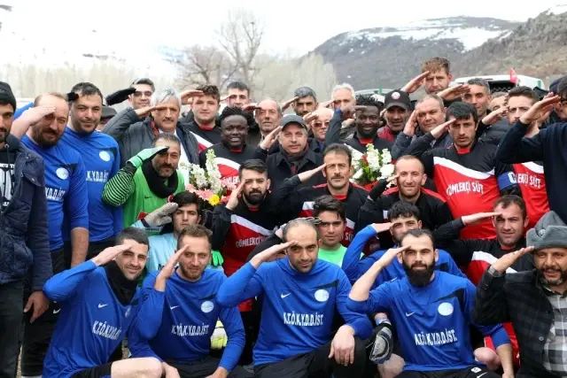 Goller şehitlere, selamlar askere Goller şehitlere, selamlar askere