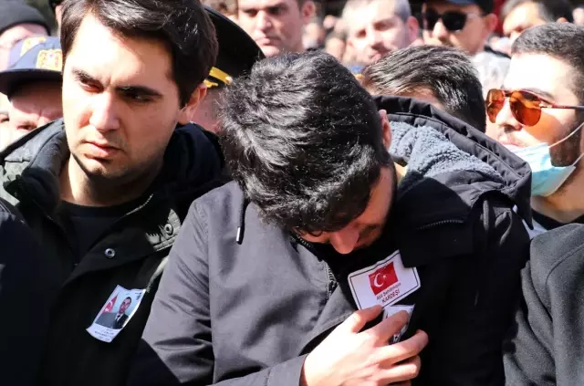 İdlib şehidi Muhammed Yılmaz Kütahya'da son yolculuğuna uğurlandı İdlib şehidi Muhammed Yılmaz Kütahya'da son yolculuğuna uğurlandı