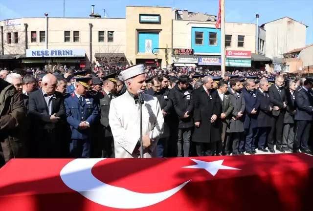 İdlib şehidi Muhammed Yılmaz Kütahya'da son yolculuğuna uğurlandı İdlib şehidi Muhammed Yılmaz Kütahya'da son yolculuğuna uğurlandı