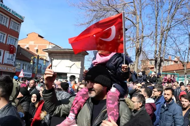İdlib şehidi Muhammed Yılmaz Kütahya'da son yolculuğuna uğurlandı İdlib şehidi Muhammed Yılmaz Kütahya'da son yolculuğuna uğurlandı