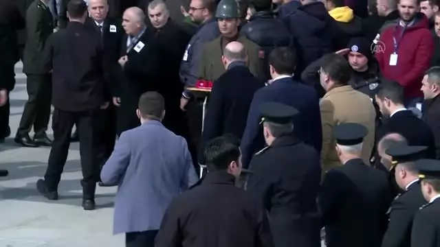 İdlib şehidi Uzman Onbaşı Halil Çankaya son yolculuğuna uğurlandı (3) İdlib şehidi Uzman Onbaşı Halil Çankaya son yolculuğuna uğurlandı (3)