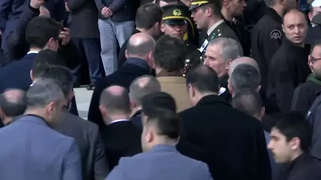 İdlib şehidi Uzman Onbaşı Halil Çankaya son yolculuğuna uğurlandı (3) İdlib şehidi Uzman Onbaşı Halil Çankaya son yolculuğuna uğurlandı (3)