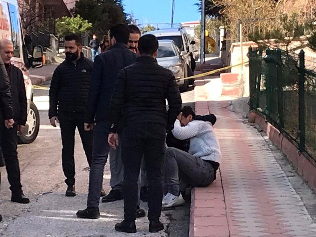 Ayrı yaşadığı karısını öldüren koca, çocuğunun yanında intihar etti