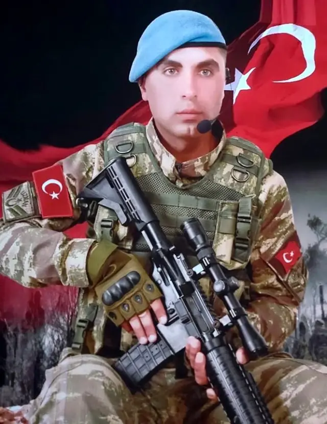 Şehit Uzman Onbaşı Muhammed Yılmaz son yolculuğuna uğurlandı Şehit Uzman Onbaşı Muhammed Yılmaz son yolculuğuna uğurlandı