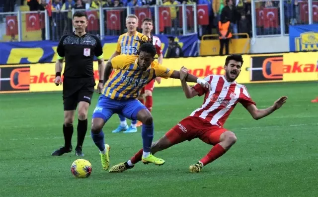 Süper Lig: MKE Ankaragücü: 0 - Sivasspor: 0 (İlk yarı) Süper Lig: MKE Ankaragücü: 0 - Sivasspor: 0 (İlk yarı)