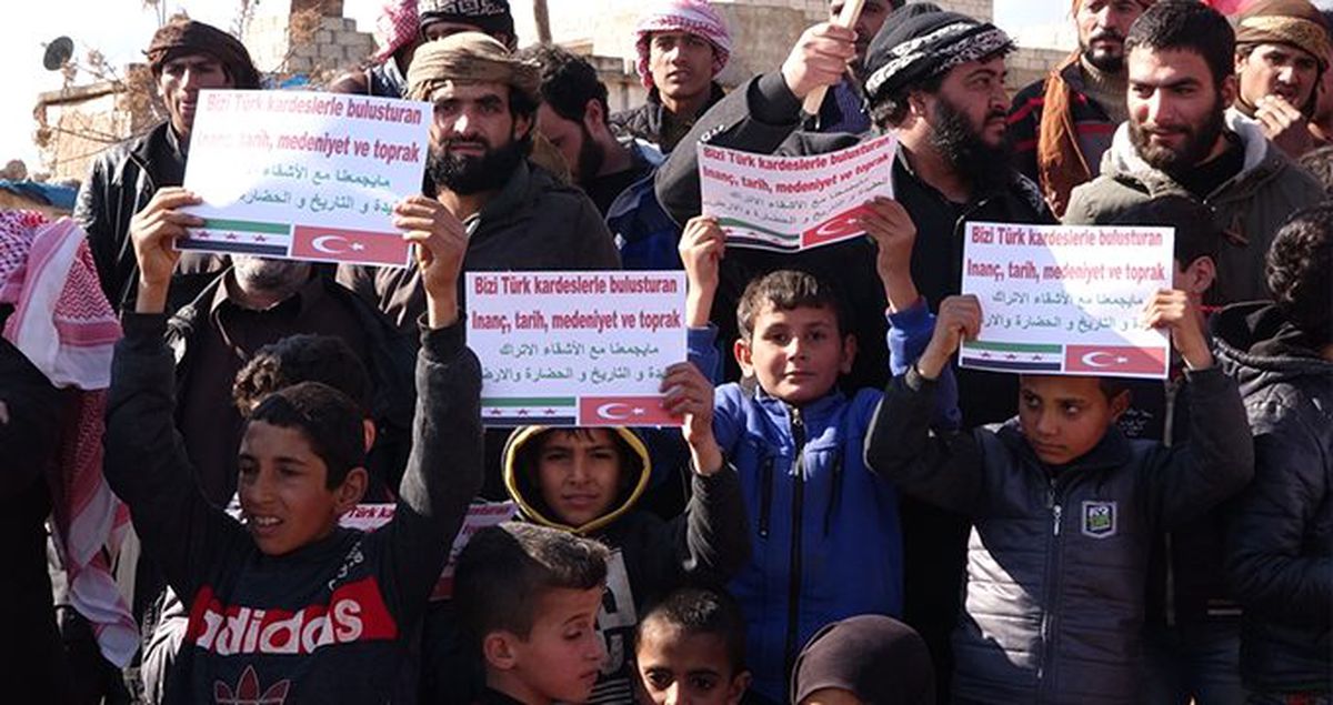 Suriyeliler, Bahar Kalkanı Harekatı'na destek için sokaklara döküldü