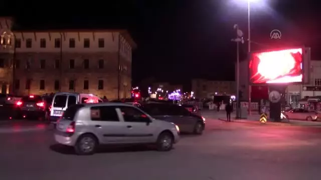Türkiye Mehmetçik için tek yürek oldu Türkiye Mehmetçik için tek yürek oldu