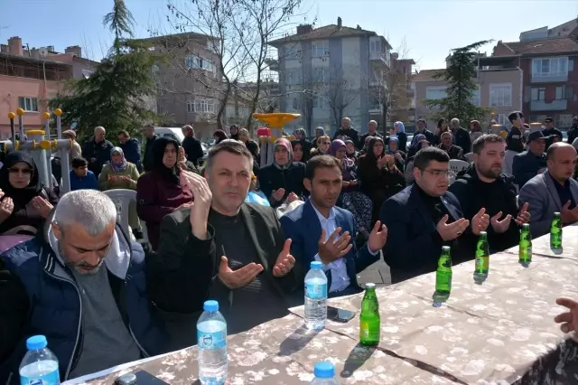 Türkiye Mehmetçik için tek yürek oldu Türkiye Mehmetçik için tek yürek oldu