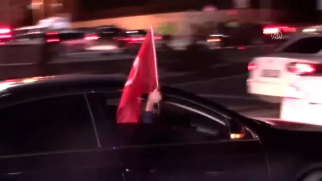 Türkiye Mehmetçik için tek yürek oldu Türkiye Mehmetçik için tek yürek oldu