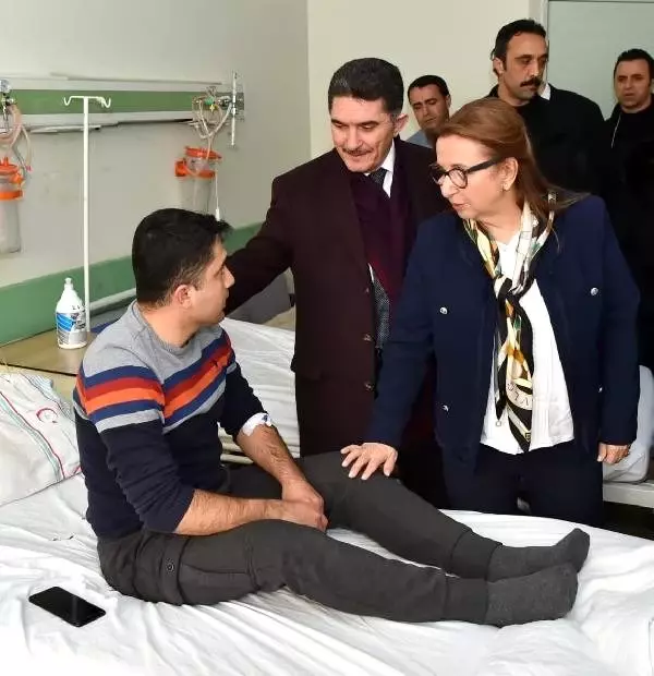Ağrı'da, gümrük müdürlüğü servis aracına roketli saldırı: 1 şehit (2)