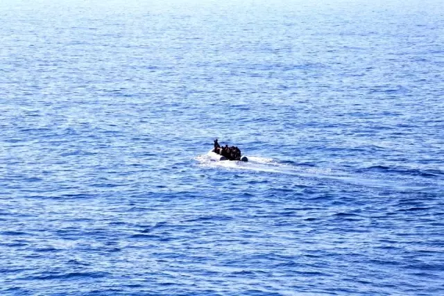 Antalya'daki göçmenlerin Kaş ilçesinden Meis Adası'na geçişleri başladı