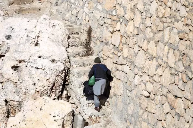 Antalya'daki göçmenlerin Kaş ilçesinden Meis Adası'na geçişleri başladı