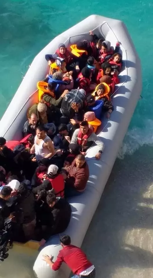 Antalya'daki göçmenlerin Kaş ilçesinden Meis Adası'na geçişleri başladı