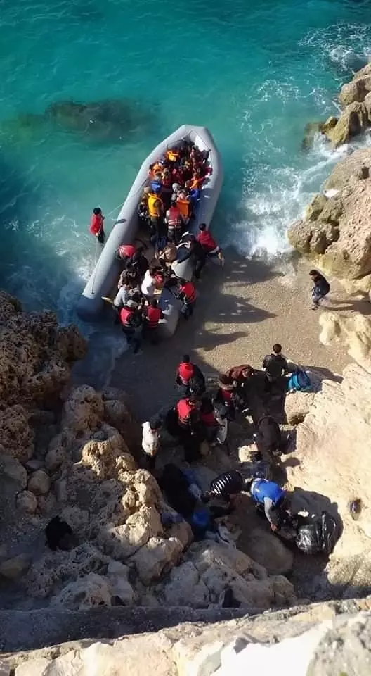 Antalya'daki göçmenlerin Kaş ilçesinden Meis Adası'na geçişleri başladı