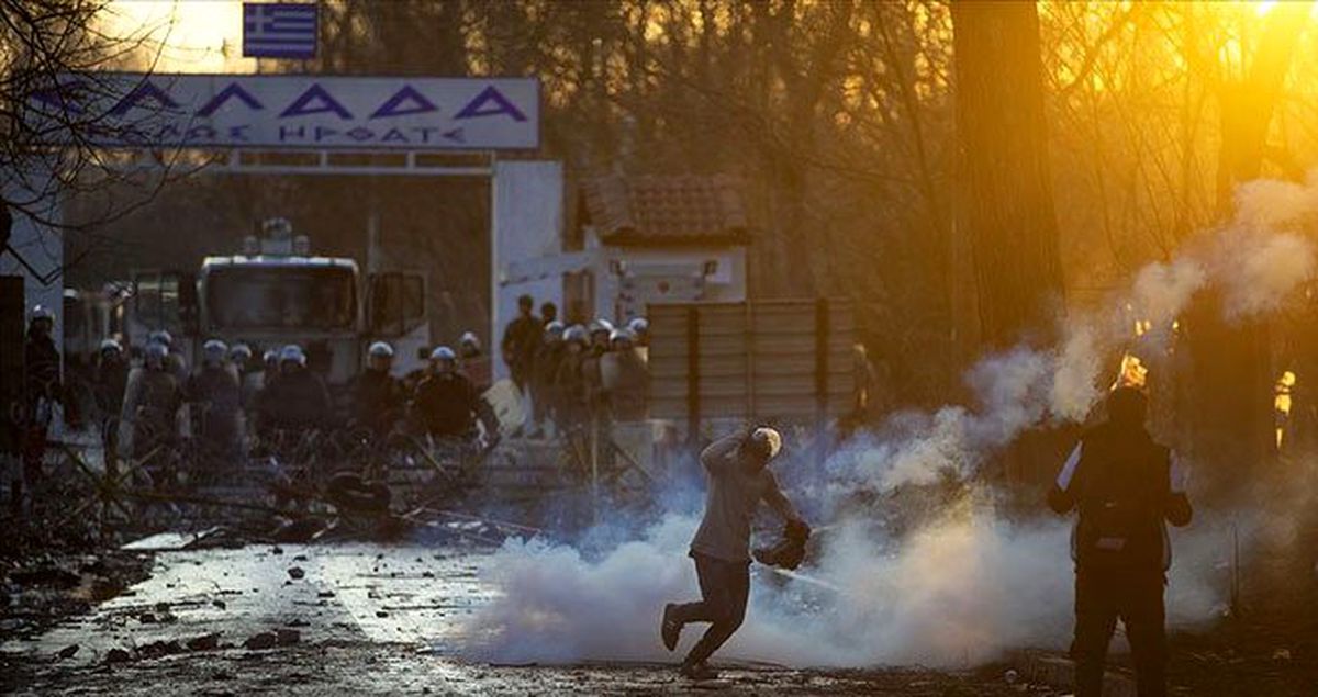 Avrupa basını, Yunanistan'ın mültecilere orantısız güç kullanmasına dikkat çekti: Sınırda insanlık batıyor
