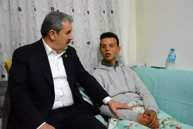 BBP Genel Başkanı Mustafa Destici, İdlib gazisini ziyaret etti BBP Genel Başkanı Mustafa Destici, İdlib gazisini ziyaret etti