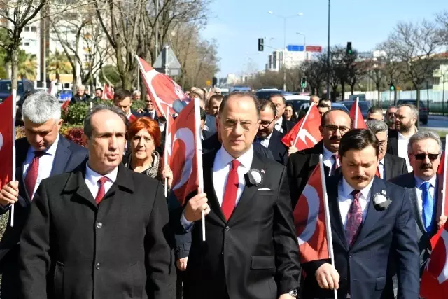 Beylikdüzü Belediye Meclisi üyeleri ve vatandaşlar şehitler için yürüdü Beylikdüzü Belediye Meclisi üyeleri ve vatandaşlar şehitler için yürüdü