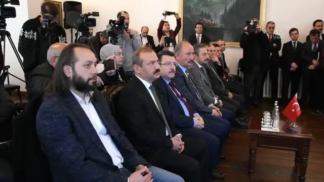 Büyükşehir Belediye Başkanı Zorluoğlu dolmuş modernizasyonunu kamuoyuna tanıttı Büyükşehir Belediye Başkanı Zorluoğlu dolmuş modernizasyonunu kamuoyuna tanıttı