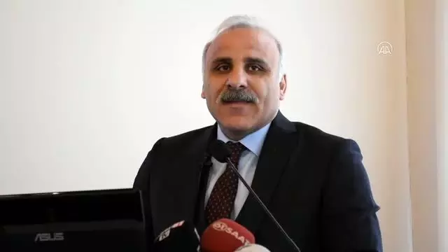 Büyükşehir Belediye Başkanı Zorluoğlu dolmuş modernizasyonunu kamuoyuna tanıttı Büyükşehir Belediye Başkanı Zorluoğlu dolmuş modernizasyonunu kamuoyuna tanıttı