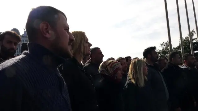 İBB'de işten çıkarılan işçiler İdlib şehitlerini andı İBB'de işten çıkarılan işçiler İdlib şehitlerini andı
