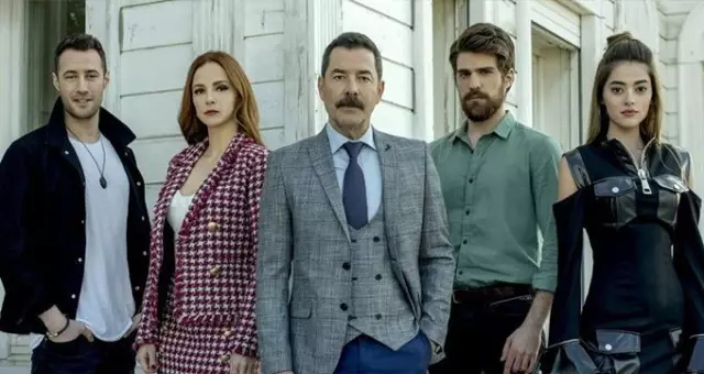 Kanal D'nin sevilen dizisi Zalim İstanbul, sette yaşanan krizler sebebiyle final yapıyor Kanal D'nin sevilen dizisi Zalim İstanbul, sette yaşanan krizler sebebiyle final yapıyor
