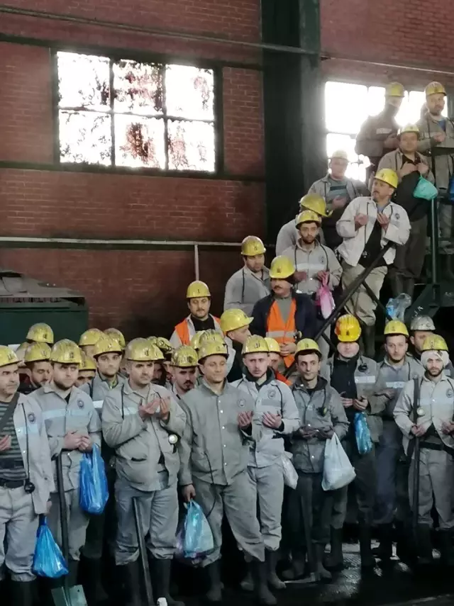 Madenciler, şehitler için Kur'an-ı Kerim okuttu